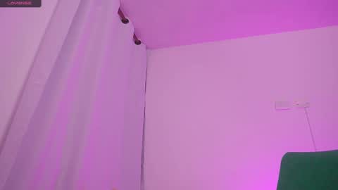 Snapshot of therealpeach_ chatting on 02.25.25 online show from 02.25.25