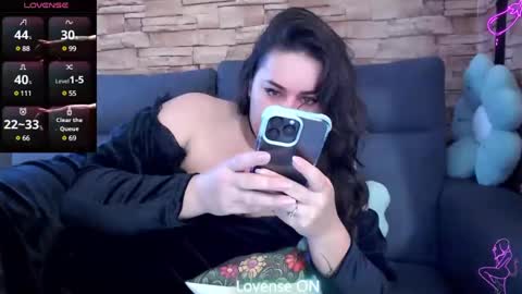 Snapshot of therosepetal chatting on 02.04.25 therosepetal online show from 02.04.25