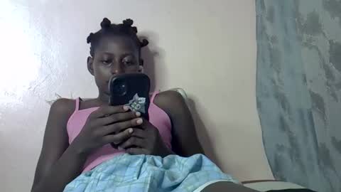 Snapshot of therry_heart chatting on 02.25.26 hearty online show from 02.25.26