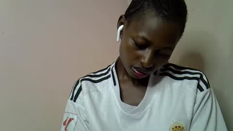 Snapshot of therry_heart chatting on 03.16.26 hearty online show from 03.16.26