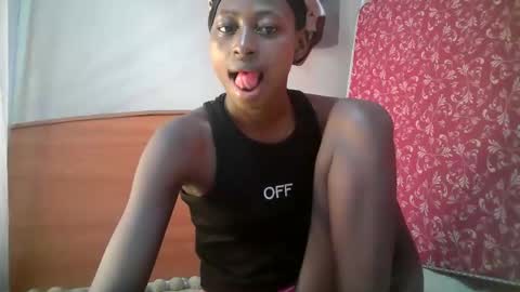 Snapshot of therry_heart chatting on 04.04.26 hearty online show from 04.04.26