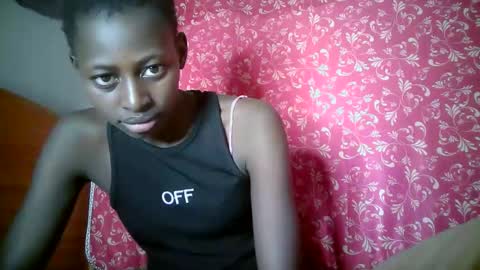 Snapshot of therry_heart chatting on 04.06.26 hearty online show from 04.06.26