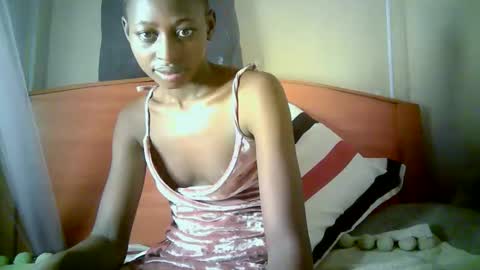 Snapshot of therry_heart chatting on 04.11.26 hearty online show from 04.11.26