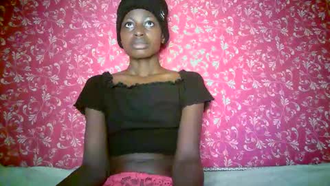 Snapshot of therry_heart chatting on 04.13.26 hearty online show from 04.13.26