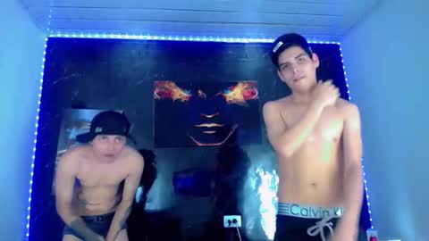Snapshot of theshamefulboys chatting on 06.11.26 David y Daniel online show from 06.11.26