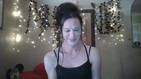 Snapshot of thesillymillie chatting on 09.12.25 sillymillie0 online show from 09.12.25