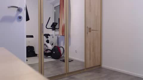 theskylake1 online show from 12.16.25