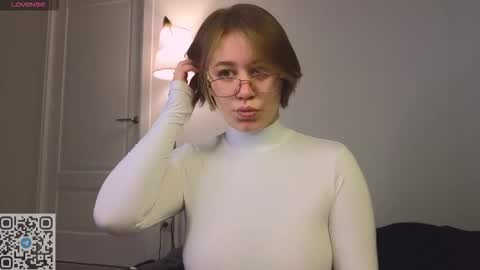 Snapshot of thestaronsky chatting on 01.19.26 Lucia online show from 01.19.26