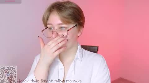 Snapshot of thestaronsky chatting on 02.22.26 Lucia online show from 02.22.26