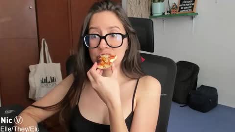 Nicole online show from 11.25.25