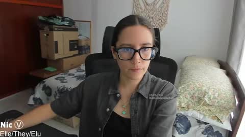 Snapshot of thetropicalseduction chatting on 07.01.26 Nicole online show from 07.01.26