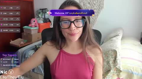 Snapshot of thetropicalseduction chatting on 07.28.26 Nicole online show from 07.28.26