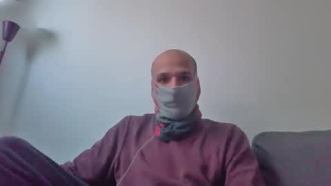 Scarf guy online show from 11.26.25