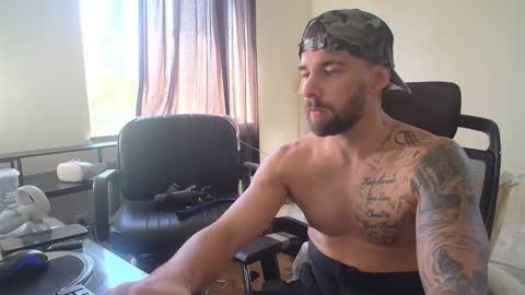 Snapshot of theufcfan_8181 chatting on 10.20.25 troy online show from 10.20.25