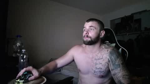 Snapshot of theufcfan_8181 chatting on 06.13.26 troy online show from 06.13.26