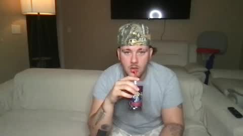 Snapshot of theviberoom chatting on 09.14.25 The Vibe Room online show from 09.14.25