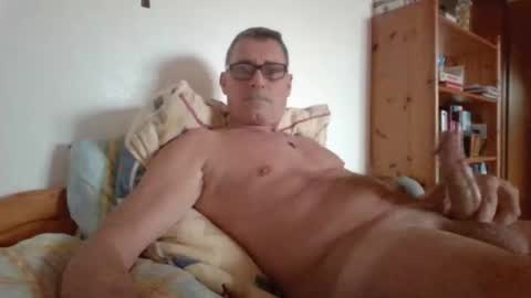 Snapshot of thhe13 chatting on 02.22.26 thhe13 online show from 02.22.26