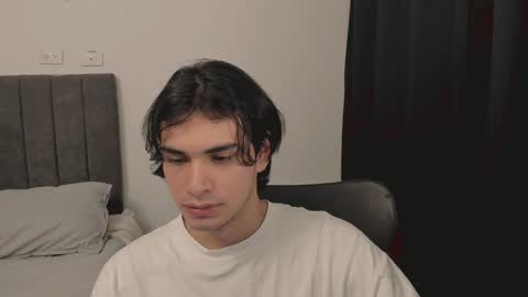 Snapshot of thiaan__ chatting on 12.17.24 thiaan__ online show from 12.17.24