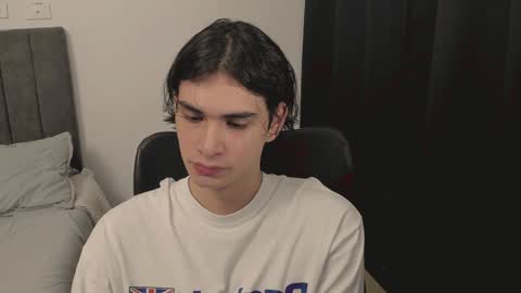 Snapshot of thiaan__ chatting on 12.21.24 thiaan__ online show from 12.21.24