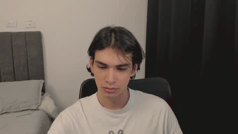 Snapshot of thiaan__ chatting on 12.22.24 thiaan__ online show from 12.22.24