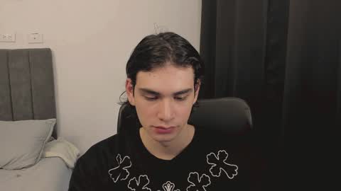 Snapshot of thiaan__ chatting on 12.25.24 thiaan__ online show from 12.25.24