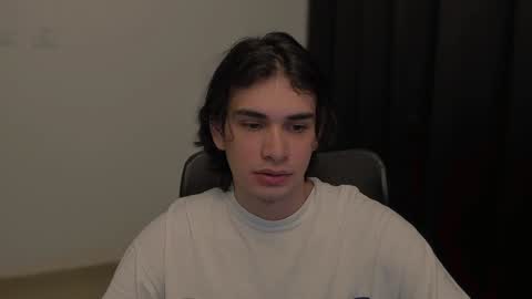 Snapshot of thiaan__ chatting on 01.28.25 thiaan__ online show from 01.28.25