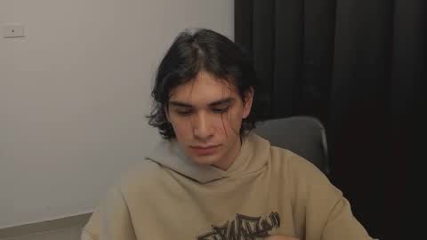 Snapshot of thiaan__ chatting on 02.20.25 thiaan__ online show from 02.20.25