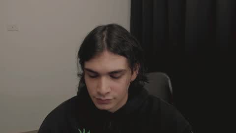 Snapshot of thiaan__ chatting on 03.08.25 thiaan__ online show from 03.08.25