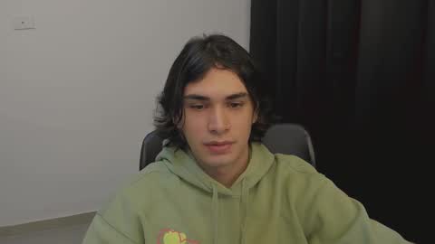 Snapshot of thiaan__ chatting on 03.11.25 thiaan__ online show from 03.11.25