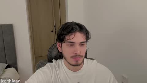 Snapshot of thiaan__ chatting on 09.11.25 thiaan__ online show from 09.11.25
