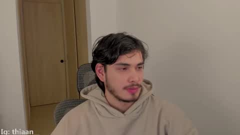 Snapshot of thiaan__ chatting on 09.16.25 thiaan__ online show from 09.16.25