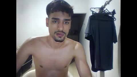 Snapshot of thiago22bk chatting on 11.22.25 thiago22bk online show from 11.22.25