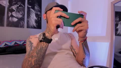 Snapshot of thiago_nowak2 chatting on 12.05.24 Thiago online show from 12.05.24