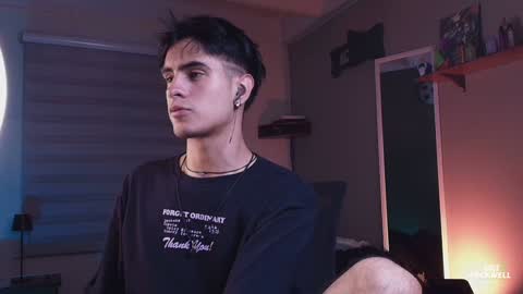 Snapshot of thiago_rockwell chatting on 12.11.24 Thiago online show from 12.11.24