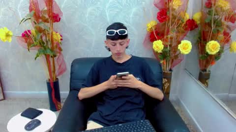thiago_twink38 online show from 10.11.25
