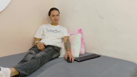 thiagobrooks_ online show from 07.07.26