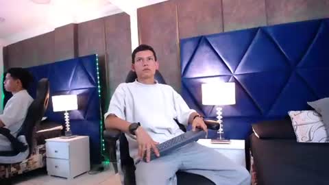 Snapshot of thiagoferrer_ chatting on 06.30.26 T H I A G O online show from 06.30.26