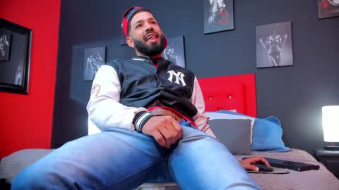 Snapshot of thiagomez17 chatting on 01.20.25 Thia Gomez online show from 01.20.25