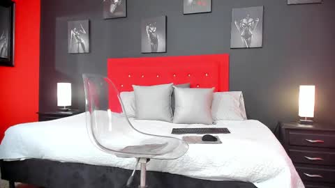 Snapshot of thiagomez17 chatting on 02.21.25 Thia Gomez online show from 02.21.25