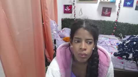Snapshot of thiana_horny chatting on 06.09.26 thiana_horny online show from 06.09.26