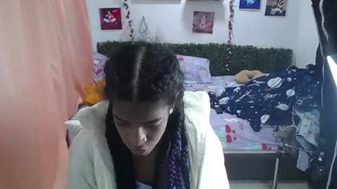 Snapshot of thiana_horny chatting on 06.17.26 thiana_horny online show from 06.17.26