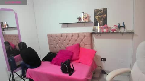 thianahorny online show from 10.29.25