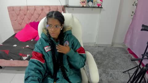 thianahorny online show from 12.20.25