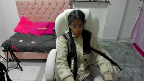 thianahorny online show from 12.22.25