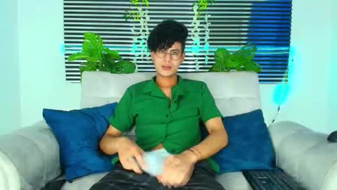 Thiago Saenzz online show from 02.05.26