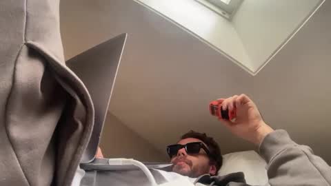 Thinking About This New Girl online show from 03.06.25