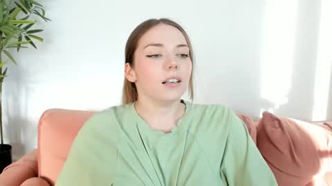 Snapshot of thisisamelia chatting on 07.31.26 Amelia shows on mondays fridays and sundays if anything changes im giving updates on my fansly online show from 07.31.26