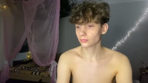 Snapshot of thomas617826 chatting on 06.14.26 Thomas Hill online show from 06.14.26