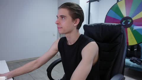 Snapshot of thomas_brons chatting on 06.02.26 THOMAS BRONS online show from 06.02.26