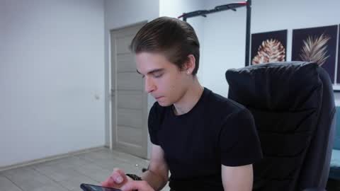 Snapshot of thomas_brons chatting on 06.04.26 THOMAS BRONS online show from 06.04.26
